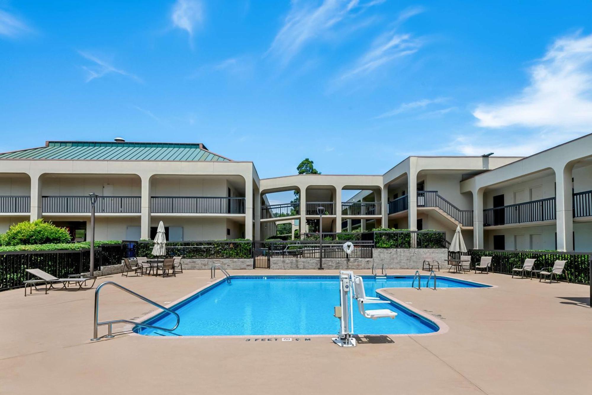 Surestay Plus Hotel By Best Western Southern Pines Pinehurst Extérieur photo