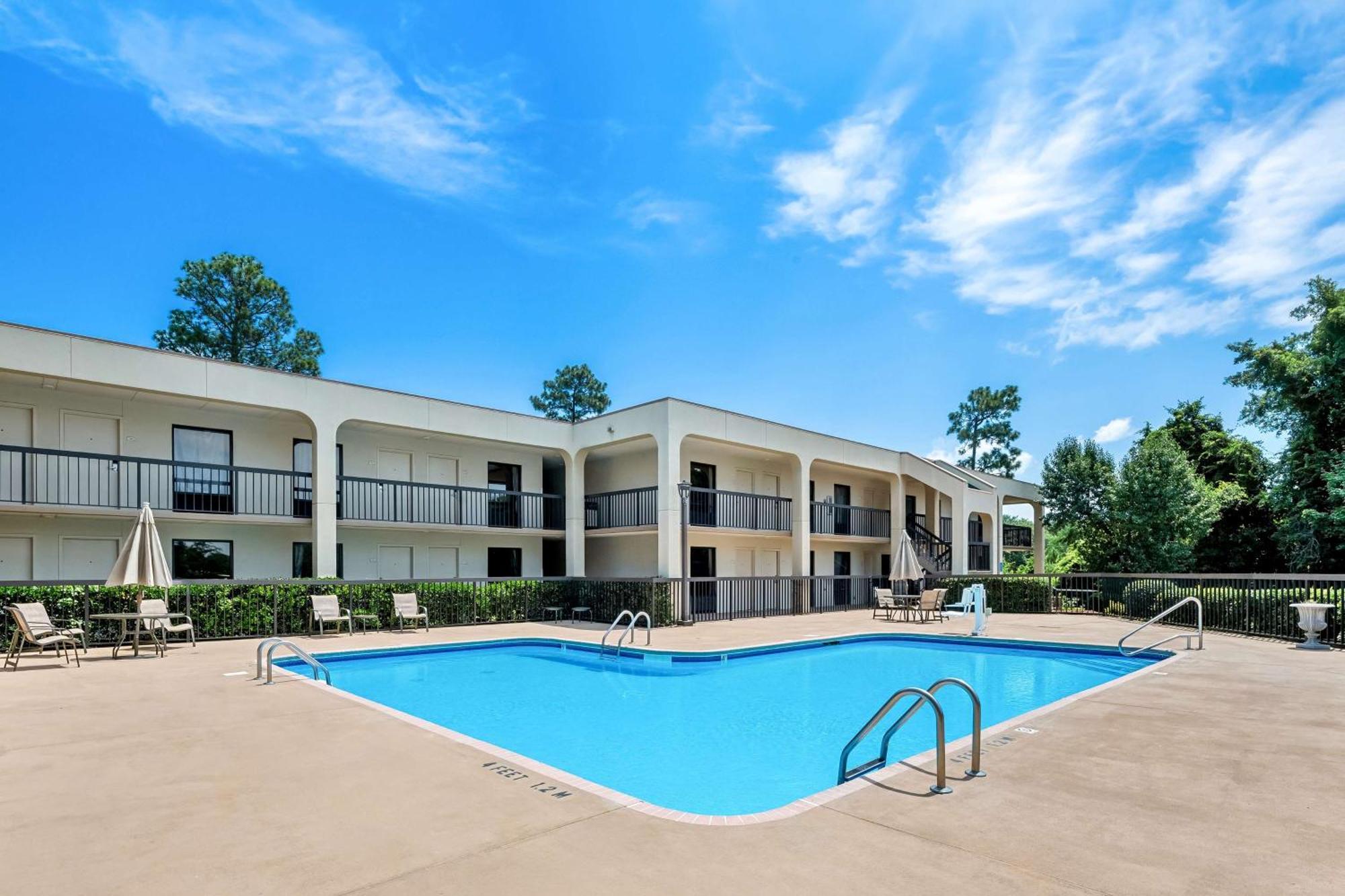 Surestay Plus Hotel By Best Western Southern Pines Pinehurst Extérieur photo