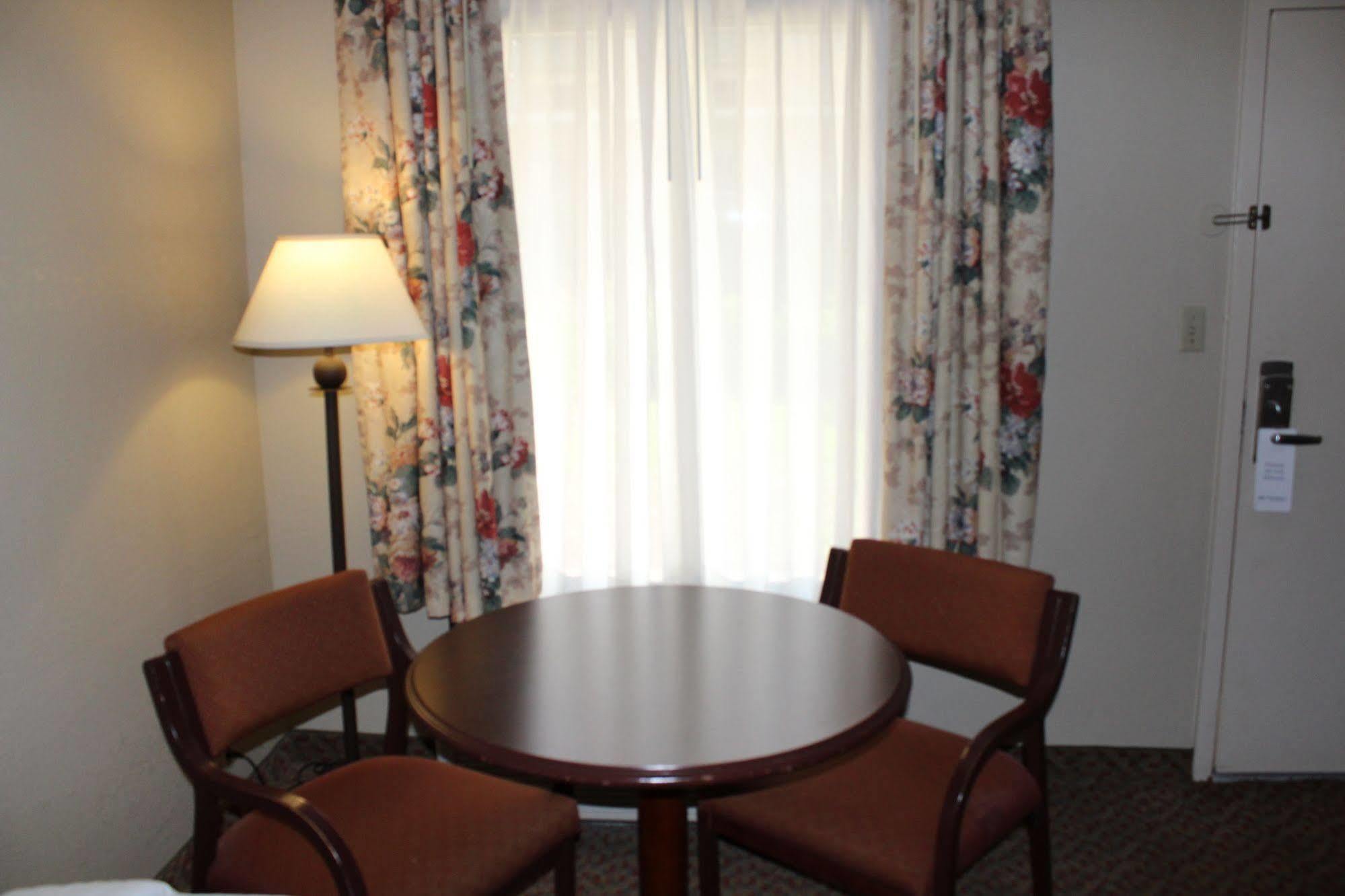 Surestay Plus Hotel By Best Western Southern Pines Pinehurst Extérieur photo
